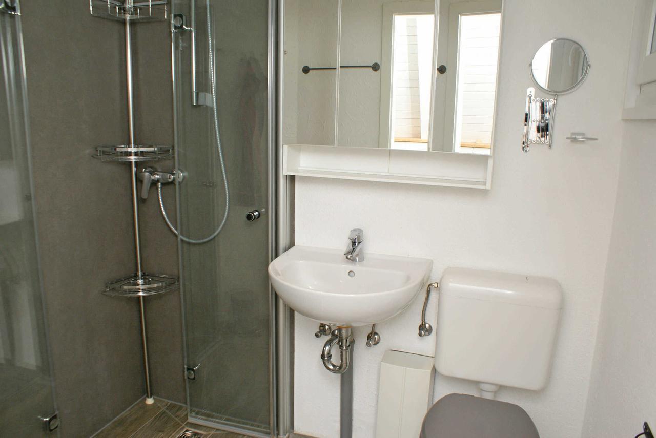 Zeltdachhaus Mit Moderner Ausstattung Villa Damp Buitenkant foto